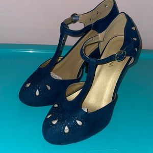 ModCloth Navy pinup retro t-strap heels 8W